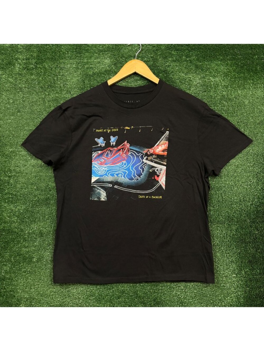 Panic at the Disco Death of a Bachelor Rock Band T-Shirt Size Large